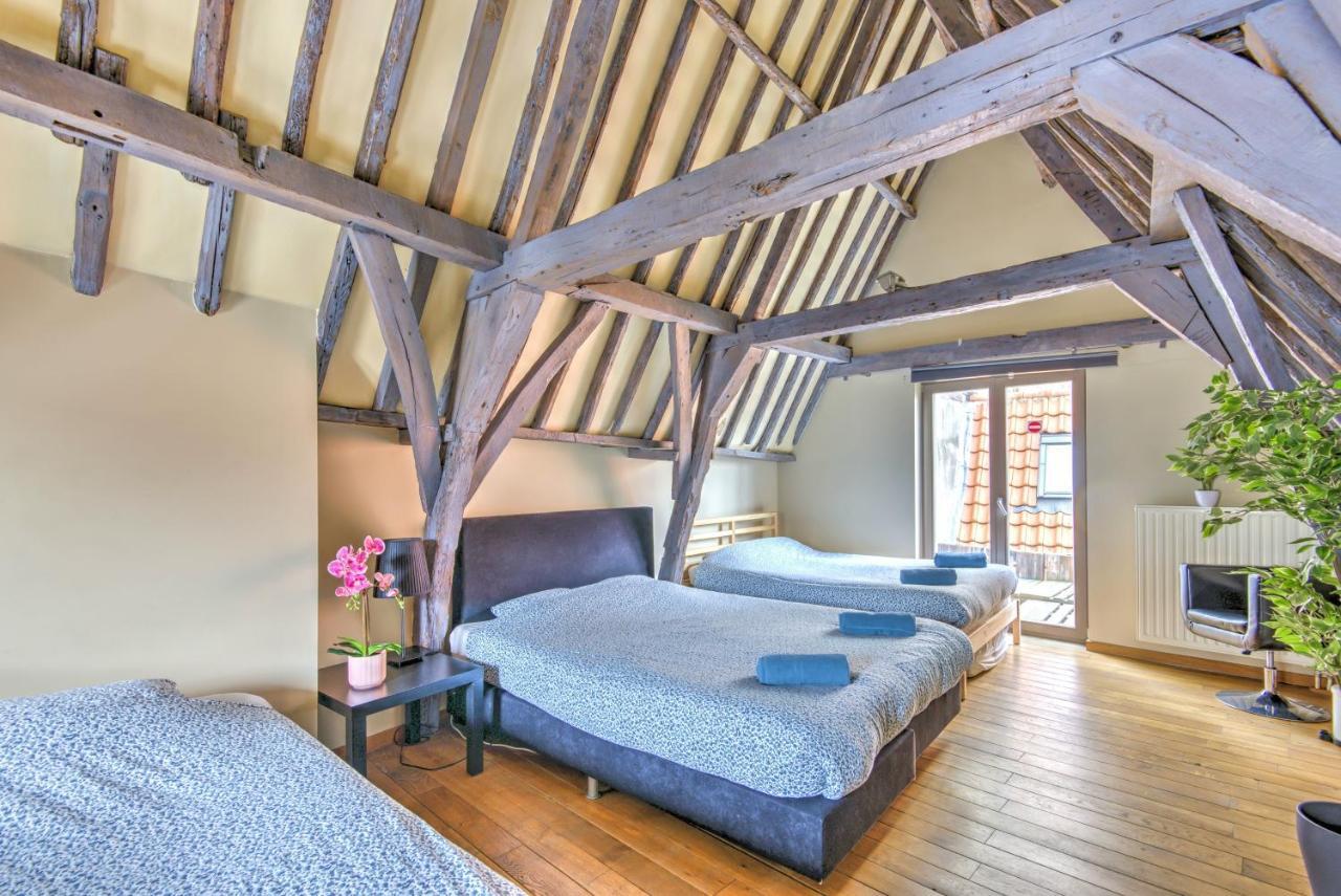 Tempel Triplex & Duplex At Historic Heart Of *