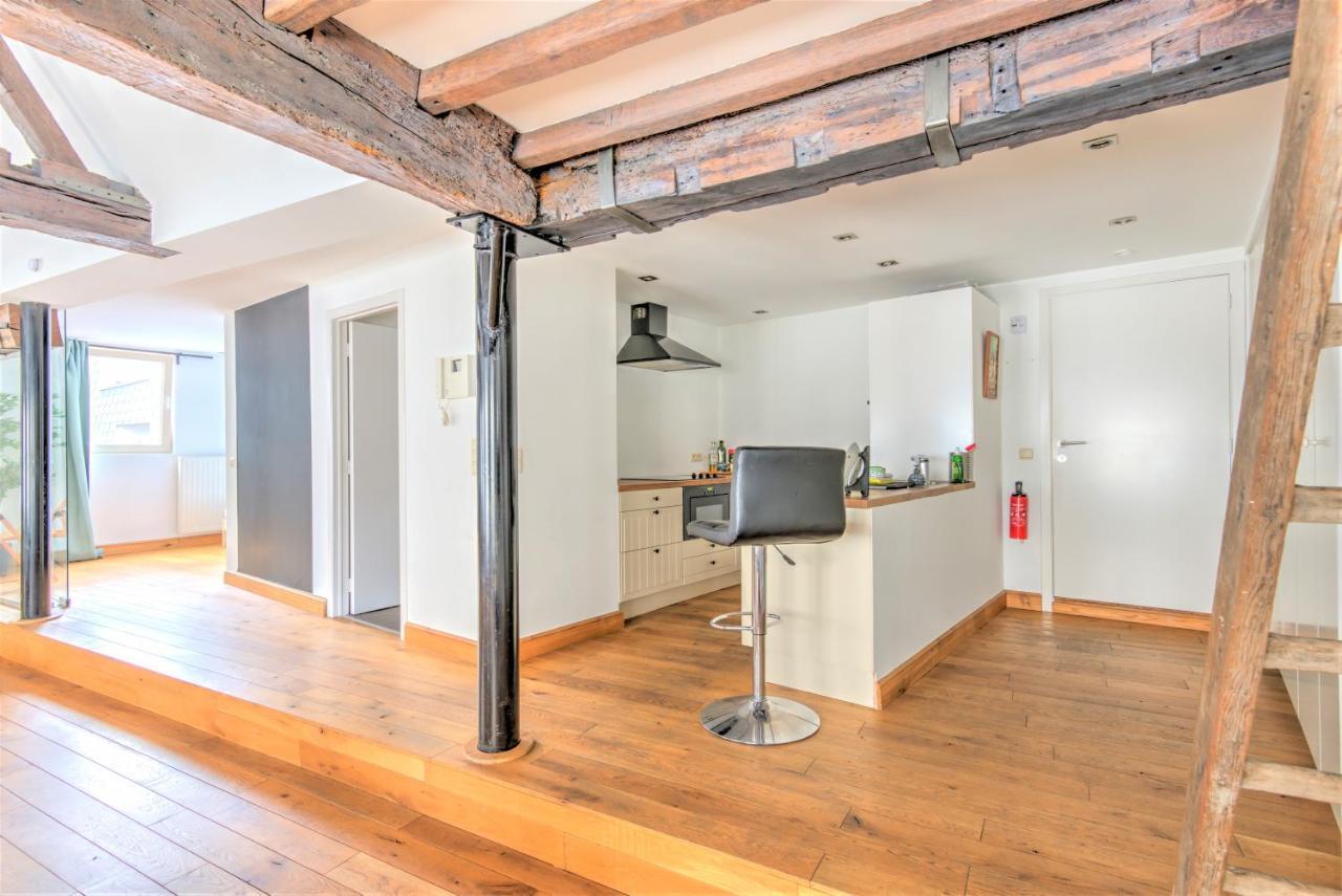 Tempel Triplex & Duplex At Historic Heart Of *